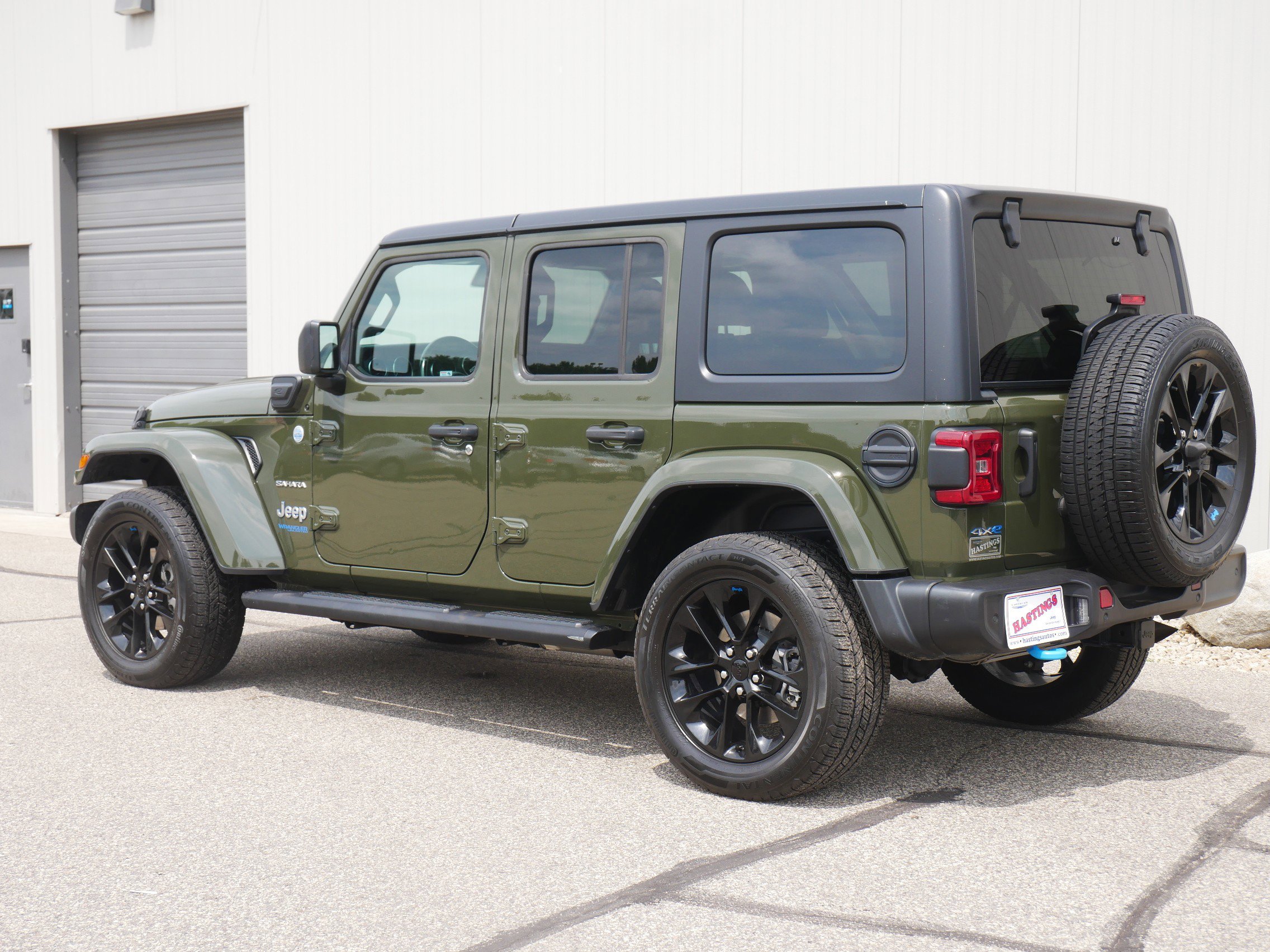 2022 Jeep Wrangler 4xe Unlimited Sahara photo 3
