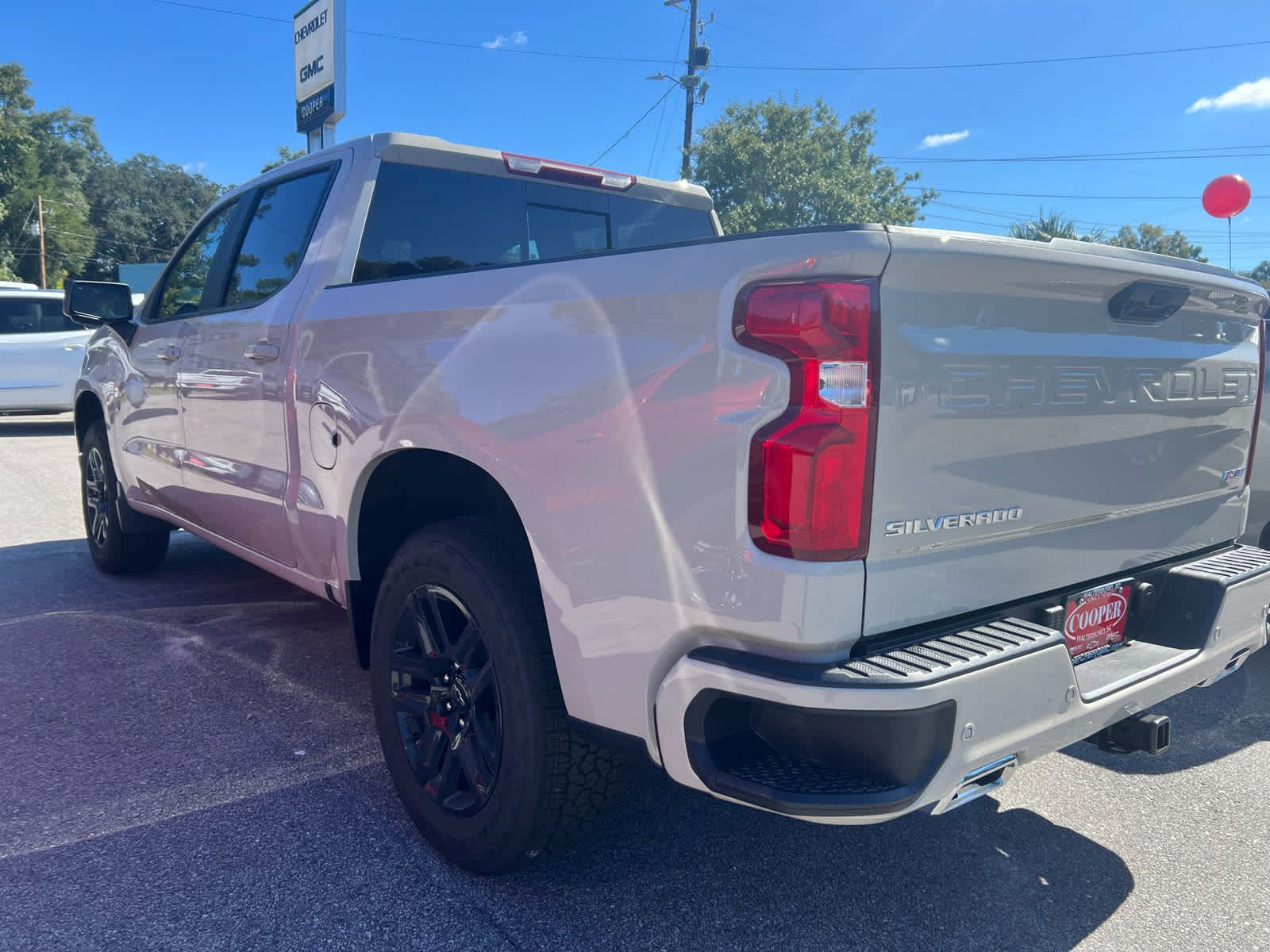 2026 Chevrolet Silverado 1500 RST photo 4