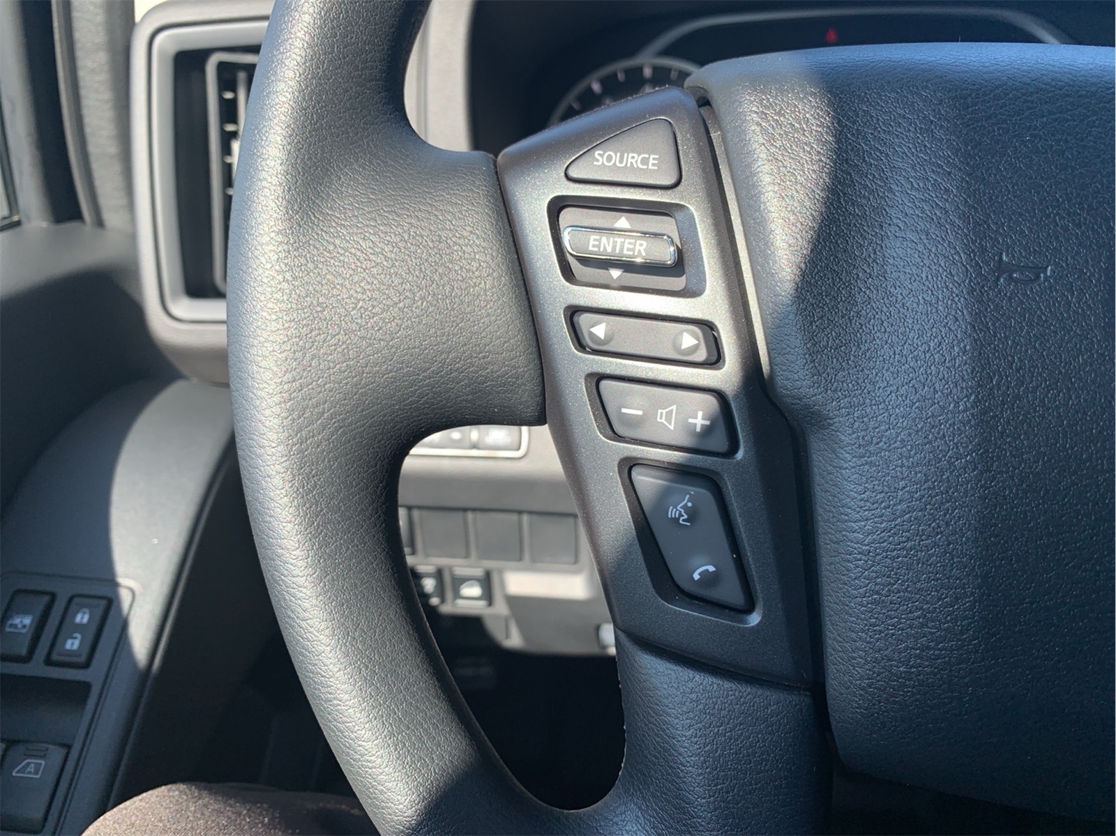2026 Nissan Frontier King Cab S photo 15