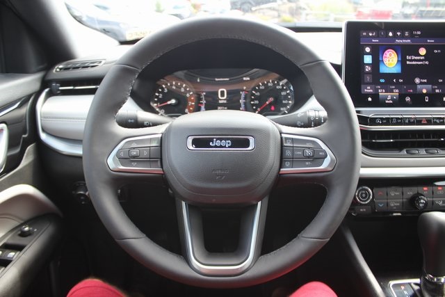 2025 Jeep Compass Limited photo 8