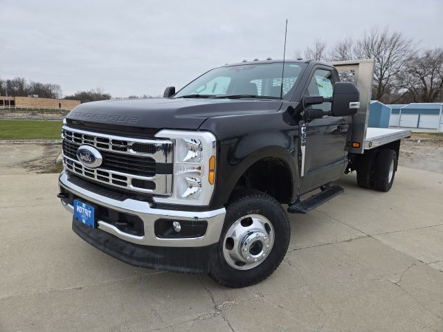 2024 Ford F-350 Super Duty Chassis Cab XL's photo