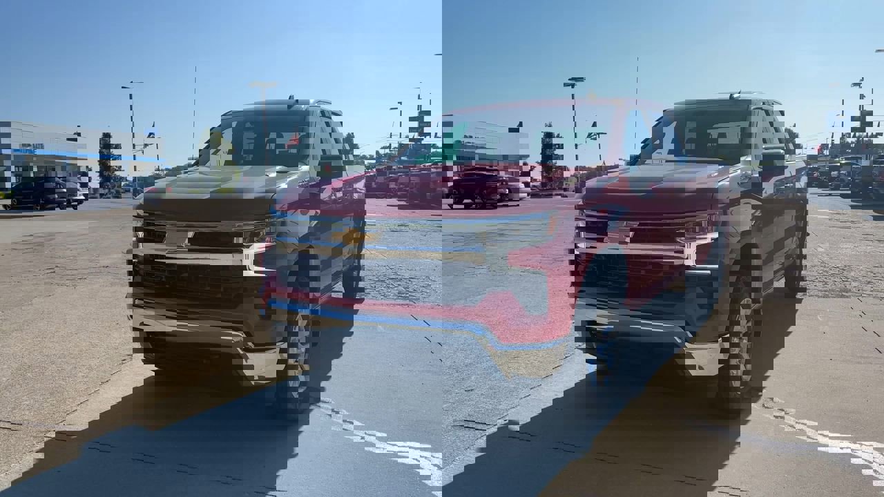 2025 Chevrolet Silverado 1500 LT photo 4