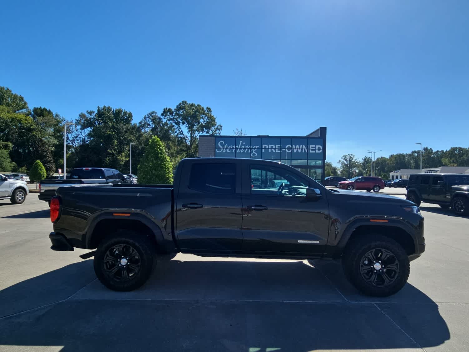 2024 GMC Canyon Elevation's photo