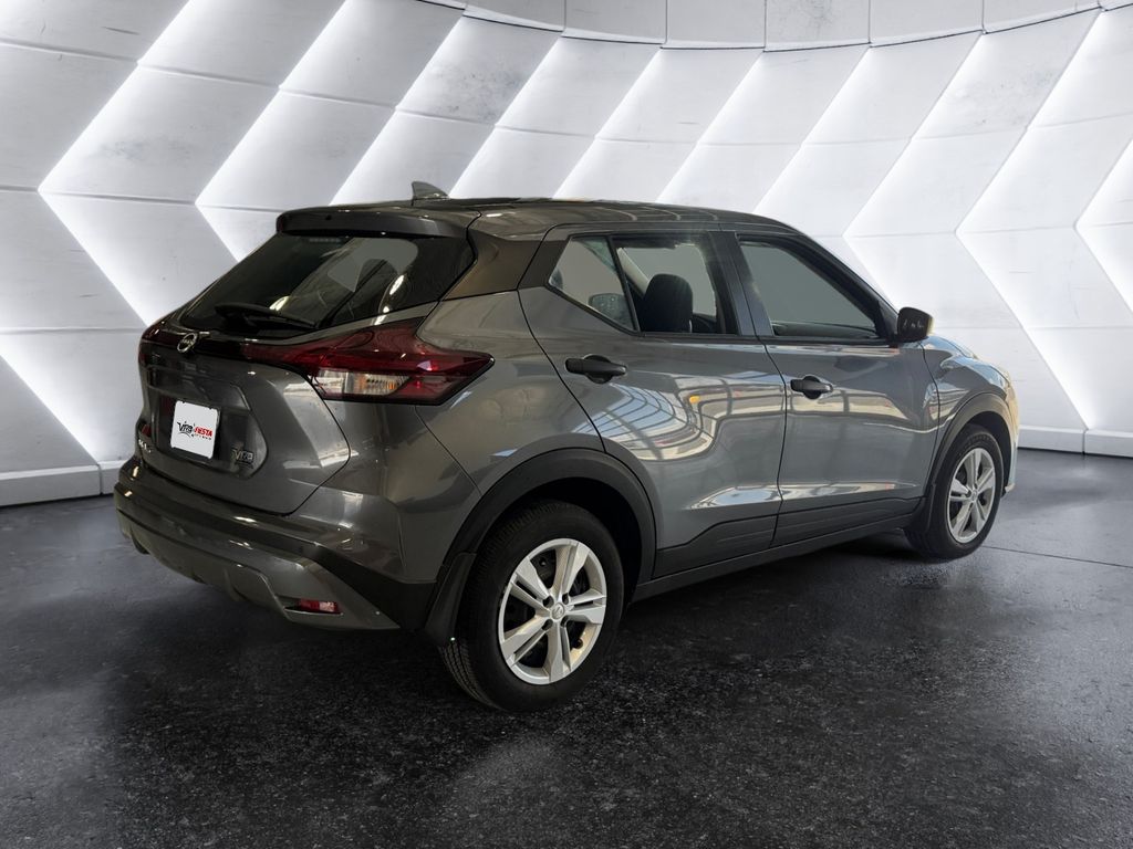 2024 Nissan Kicks S photo 3