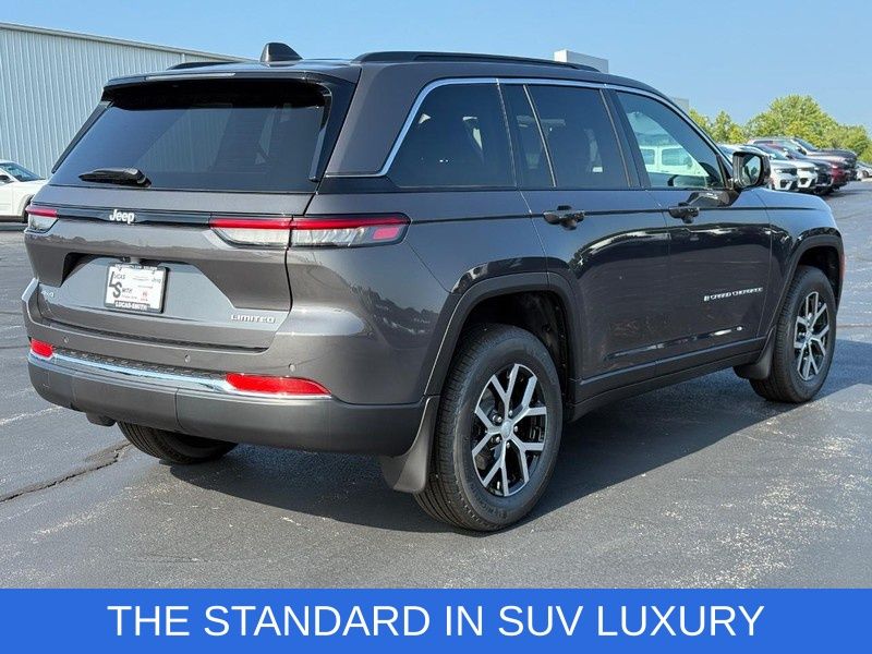 2025 Jeep Grand Cherokee Limited photo 3