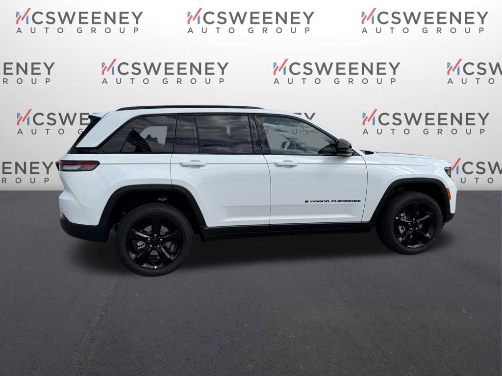 2025 Jeep Grand Cherokee Altitude photo 5