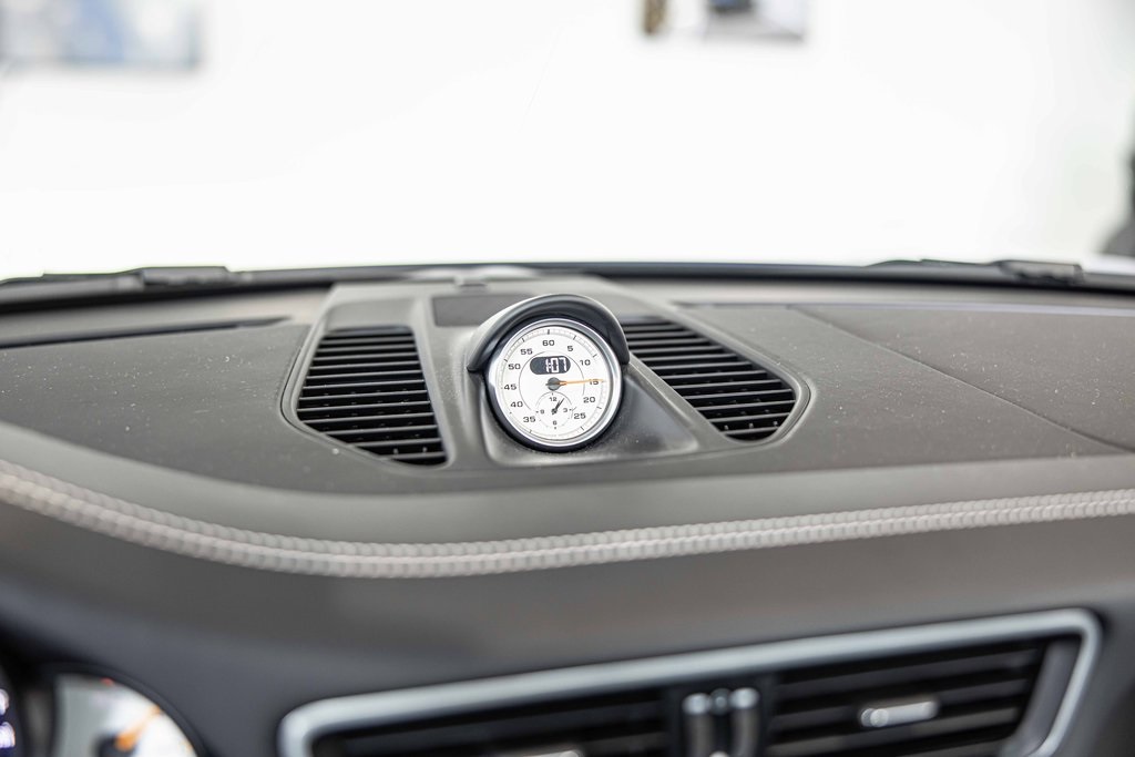 2016 PORSCHE 911 - Image 27