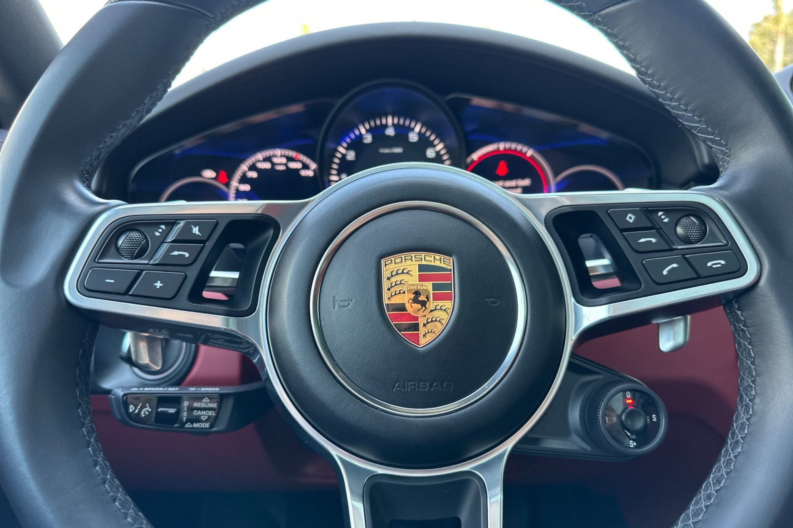 2022 Porsche Cayenne Platinum Edition photo 30