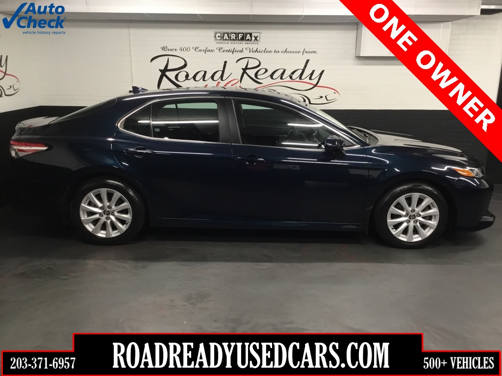 2020 Toyota Camry LE's photo