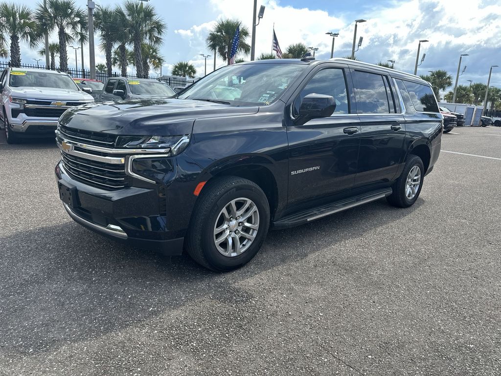 2023 Chevrolet Suburban LT photo 12