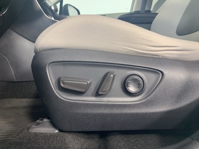 2021 Toyota RAV4 Hybrid XLE photo 19