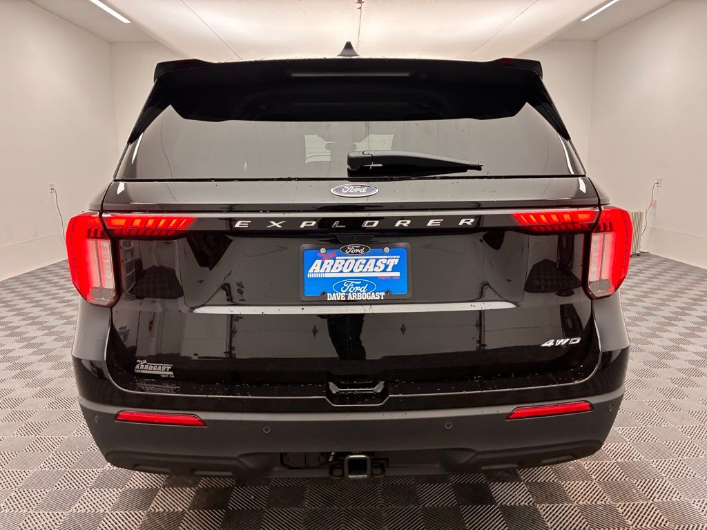 2026 Ford Explorer photo 3