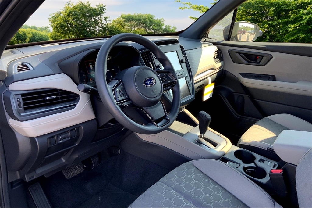 2025 Subaru Forester Base photo 7