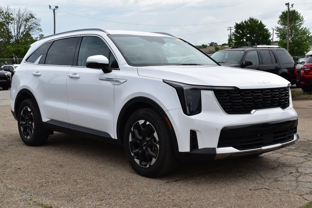 2024 Kia Sorento S photo 3