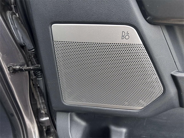 Used 2022 Gray Metallic Ford Lariat image 17