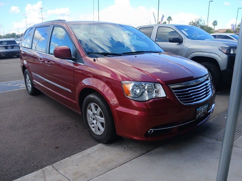 2012 Chrysler Town & Country Touring photo 4