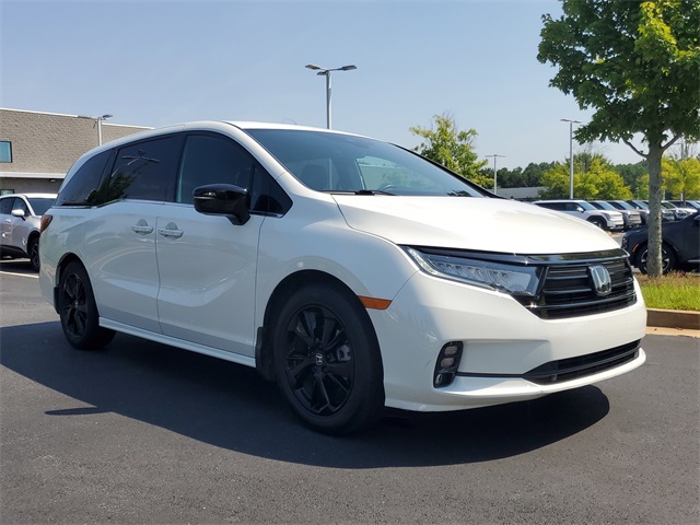 2023 Honda Odyssey Sport photo 3