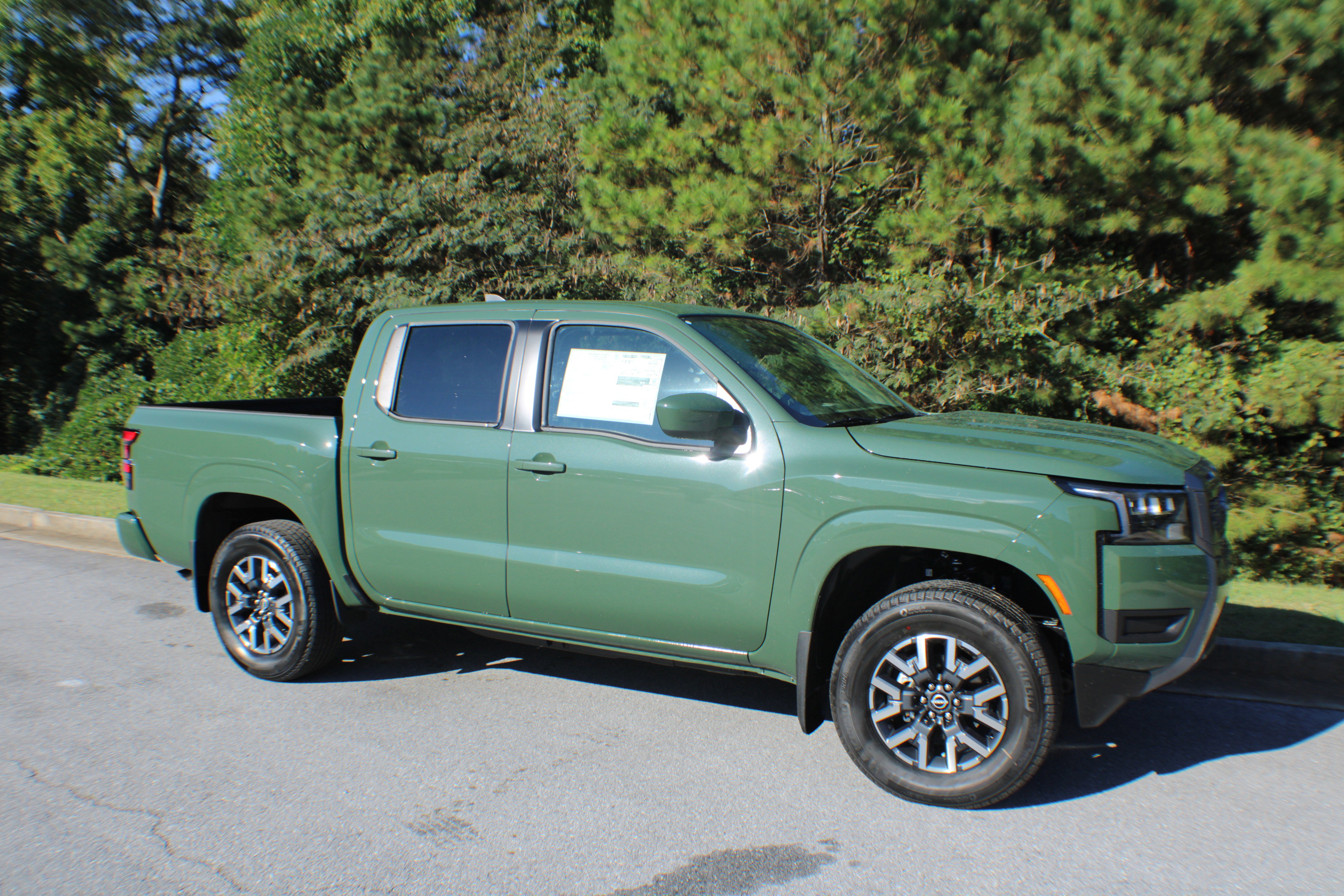 2026 Nissan Frontier SV's photo