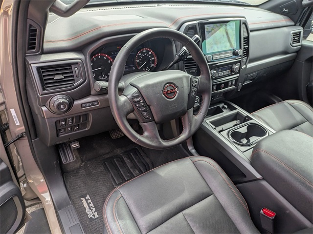 2024 Nissan Titan PRO-4X photo 12