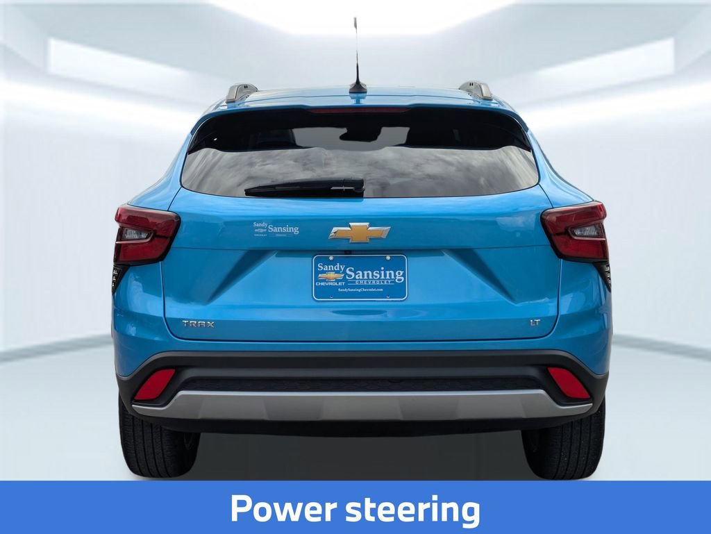 2025 Chevrolet Trax LT photo 4