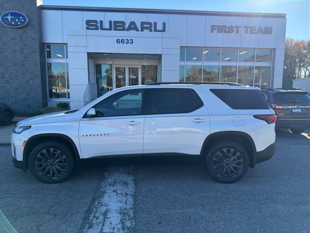 2022 Chevrolet Traverse RS photo 2