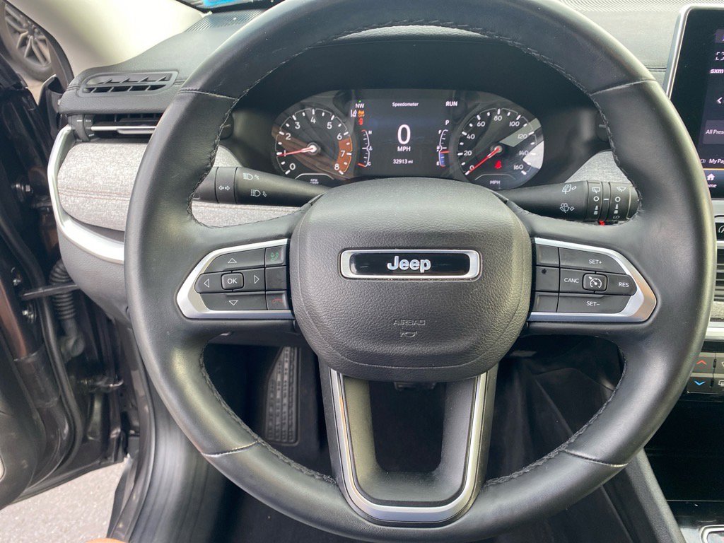 2022 Jeep Compass Latitude Lux photo 9