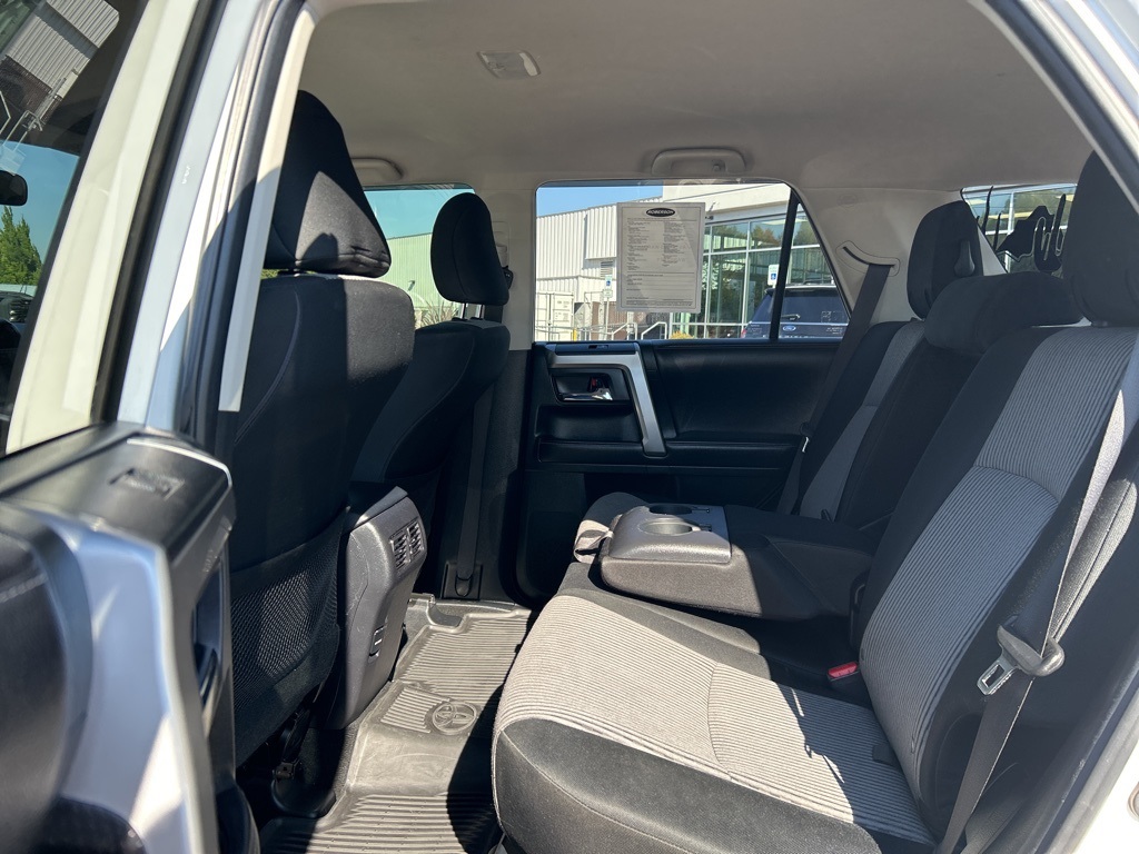 2016 Toyota 4Runner SR5 photo 12