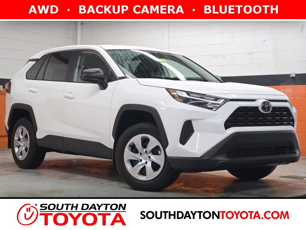 2025 Toyota RAV4 LE's photo