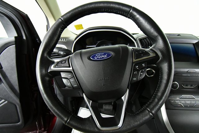 2020 Ford Edge SEL photo 2