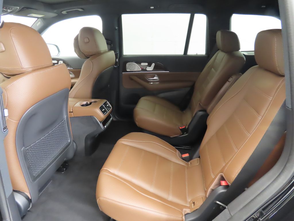 2025 Mercedes Benz GLS 450 4MATIC photo 21