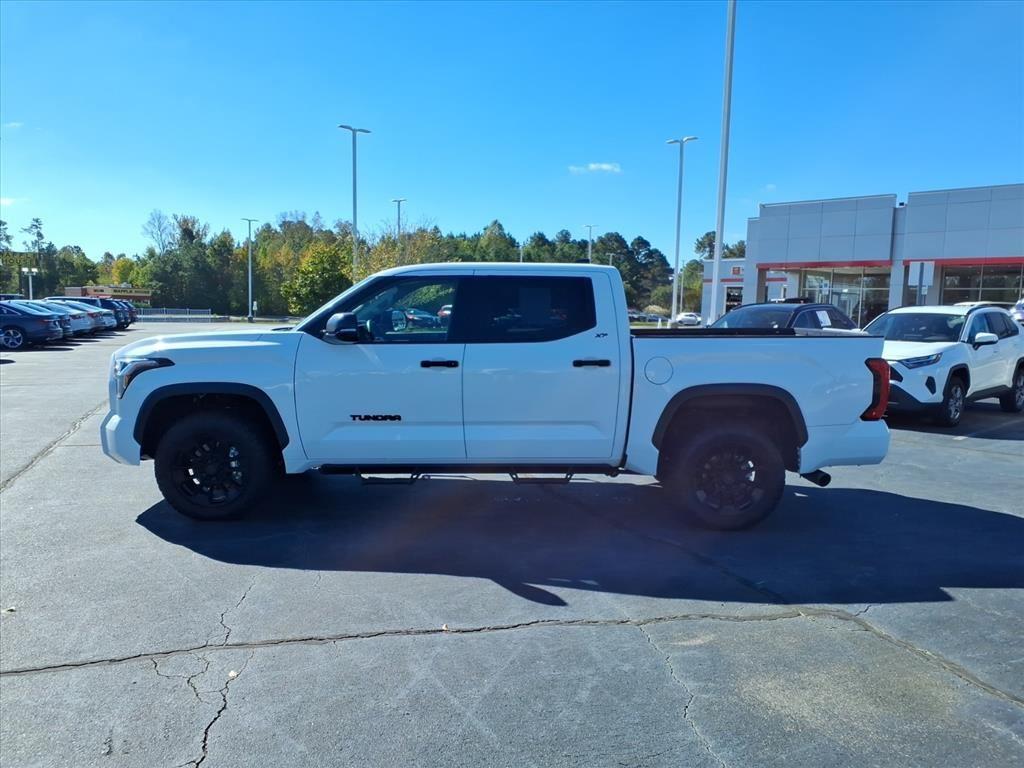 2023 Toyota Tundra SR5 photo 2