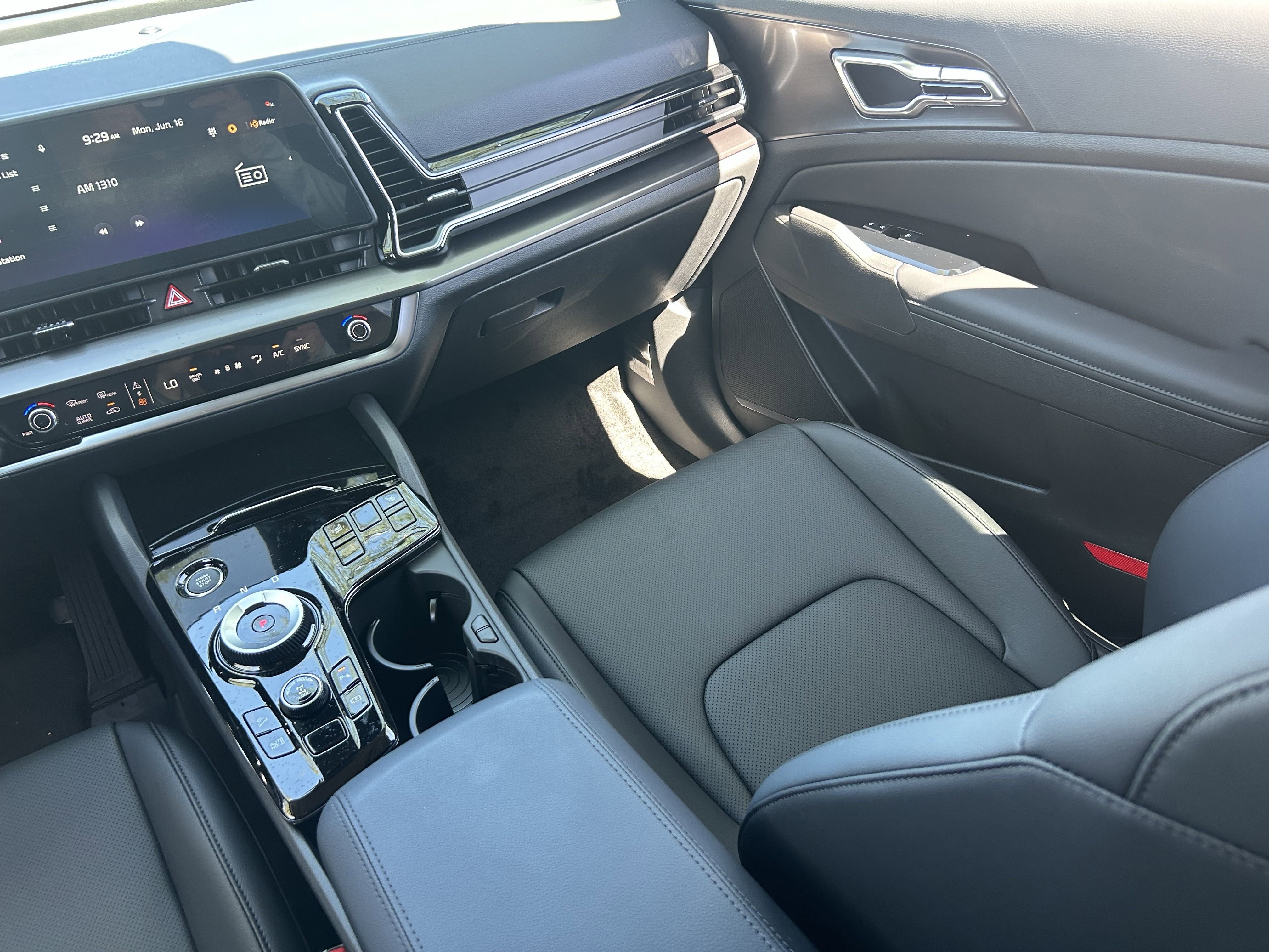 2025 Kia Sportage Hybrid EX photo 3
