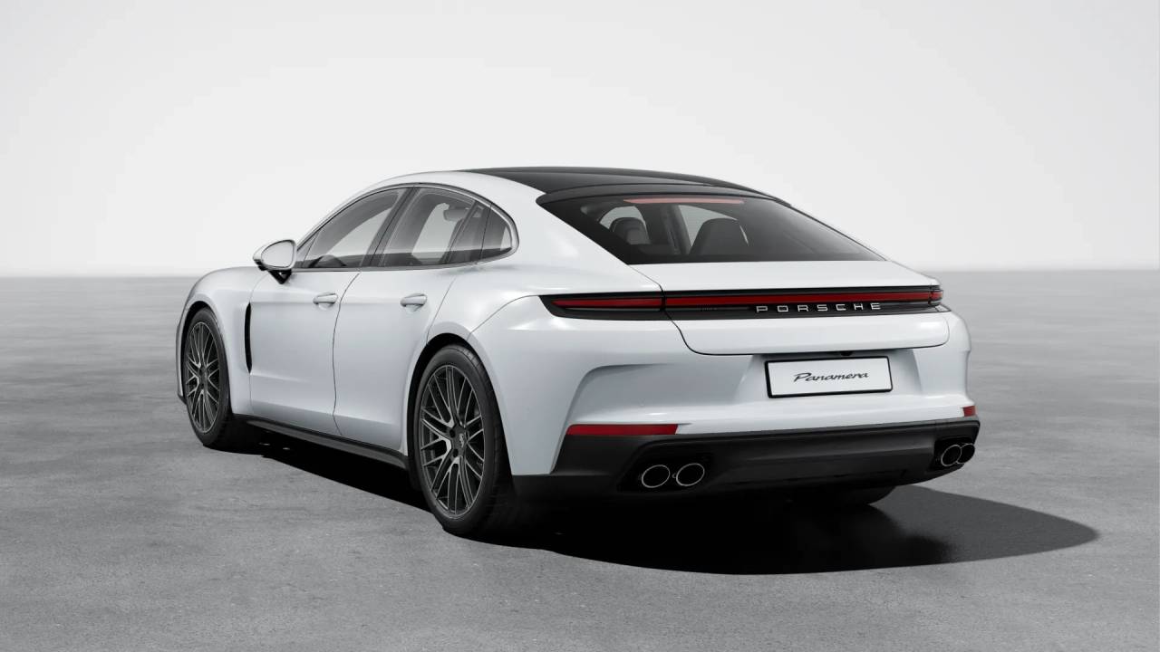 2025 Porsche Panamera 4 photo 3
