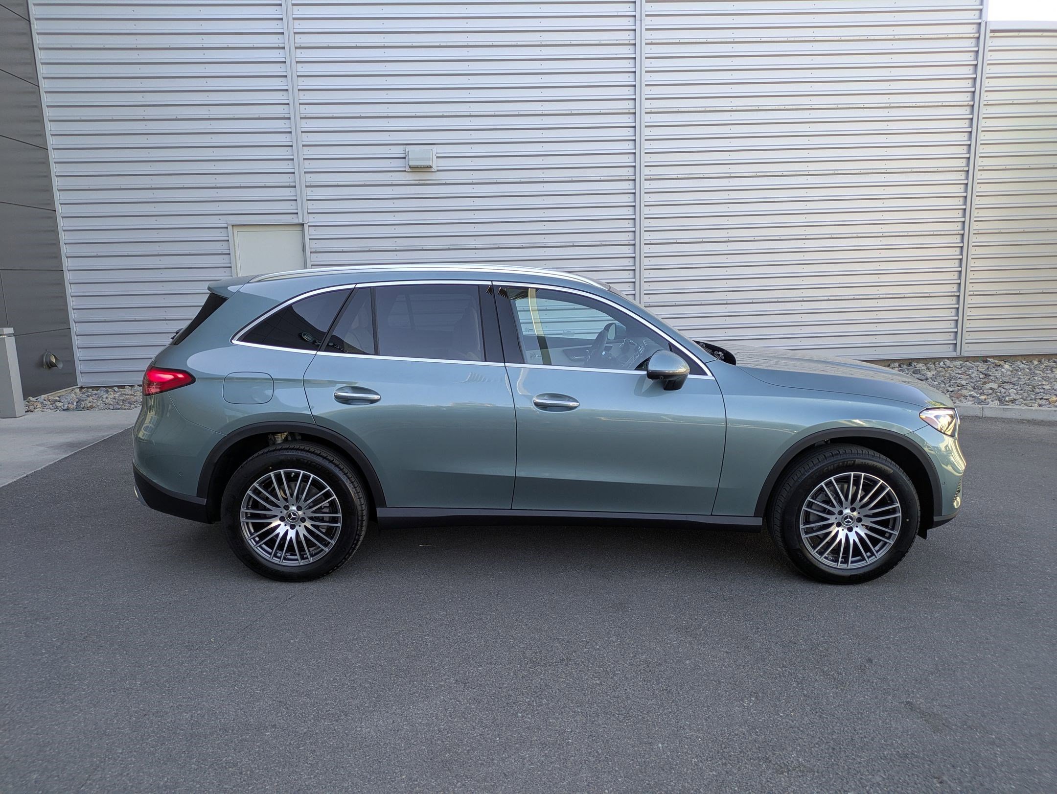 2026 Mercedes Benz GLC 300 4MATIC photo 2