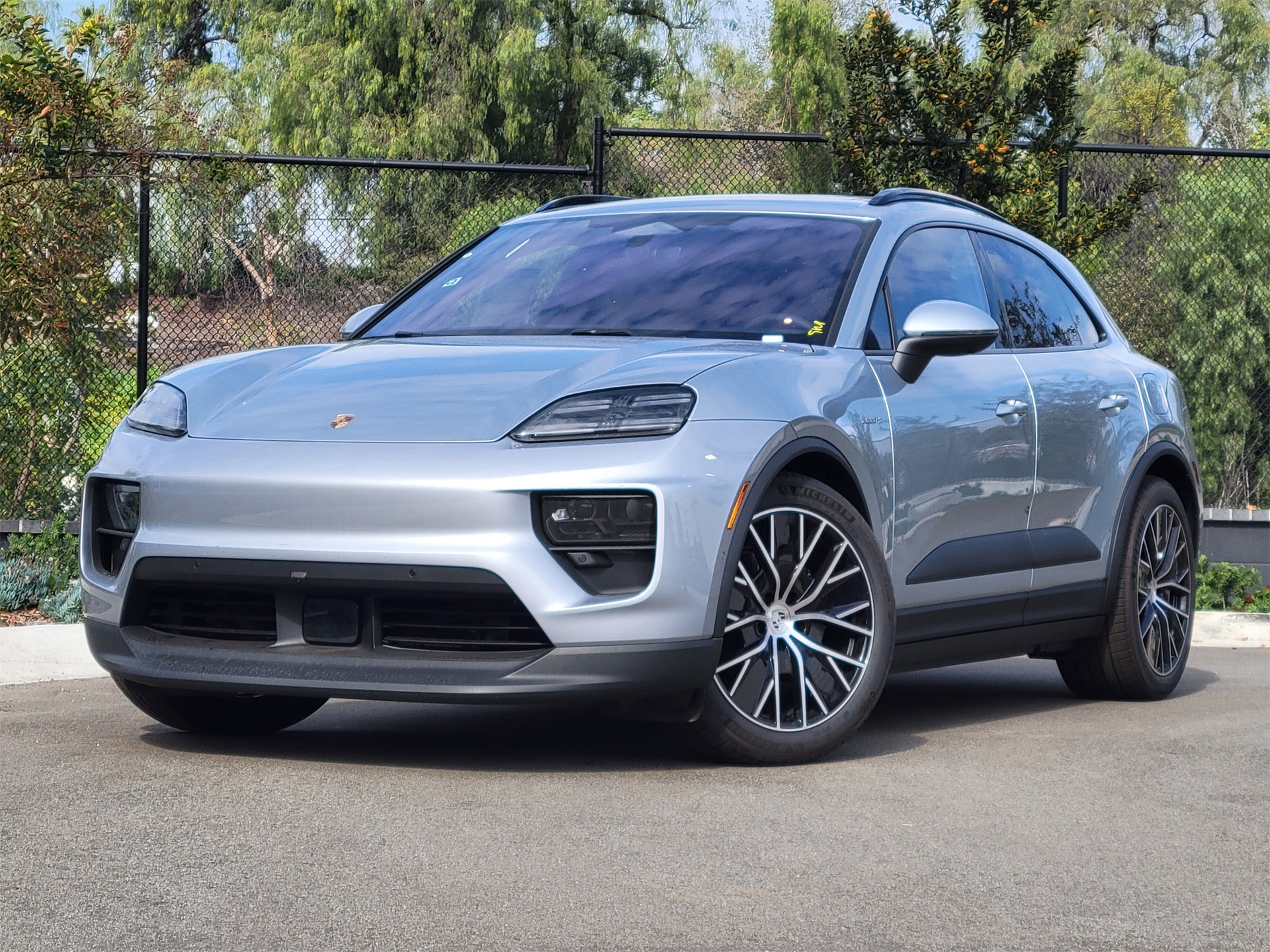 2025 Porsche Macan Base