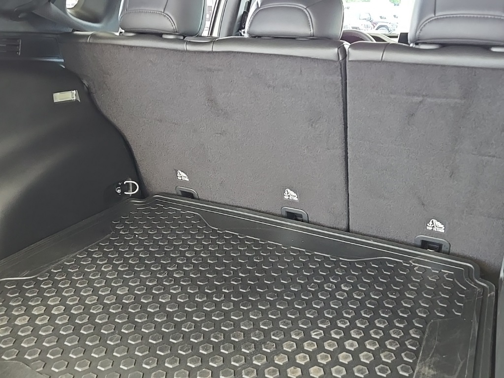 2024 Jeep Compass Latitude photo 10