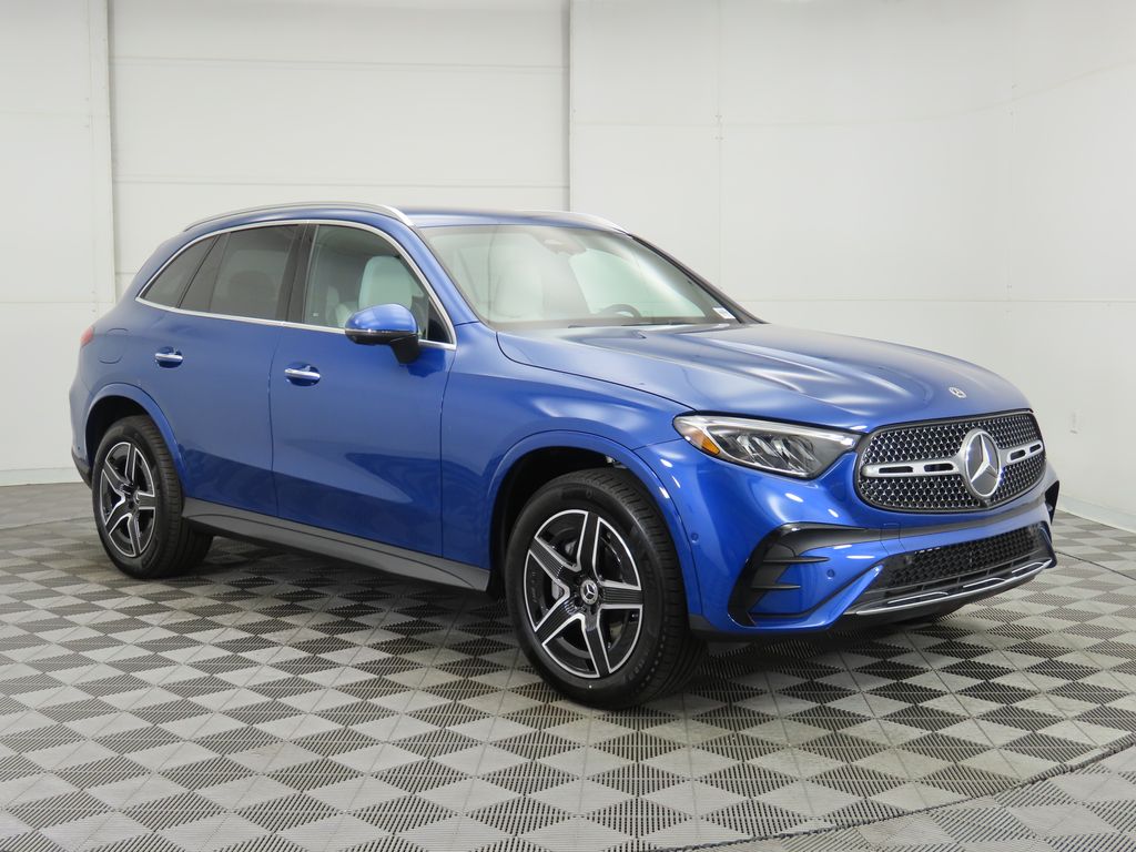 2025 Mercedes Benz GLC 300 4MATIC photo 3