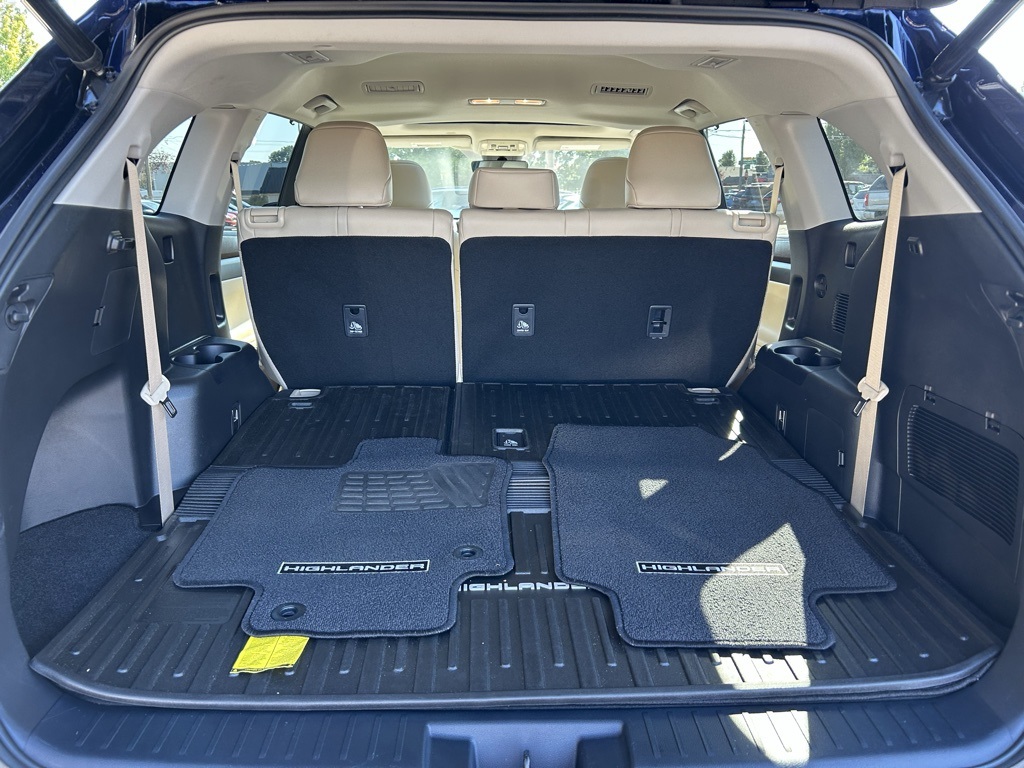 2022 Toyota Highlander Hybrid XLE photo 25