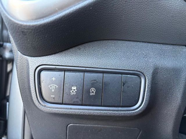2023 Kia Soul LX photo 18