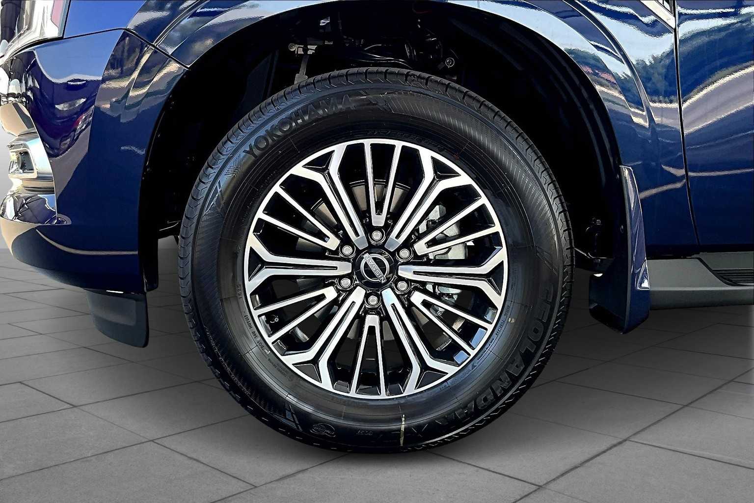 2026 Nissan Armada Platinum photo 10