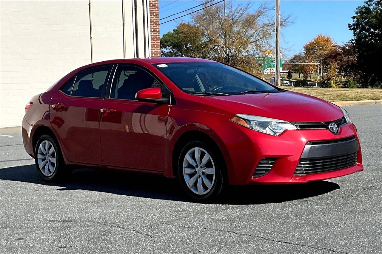 2015 Toyota Corolla L photo 2