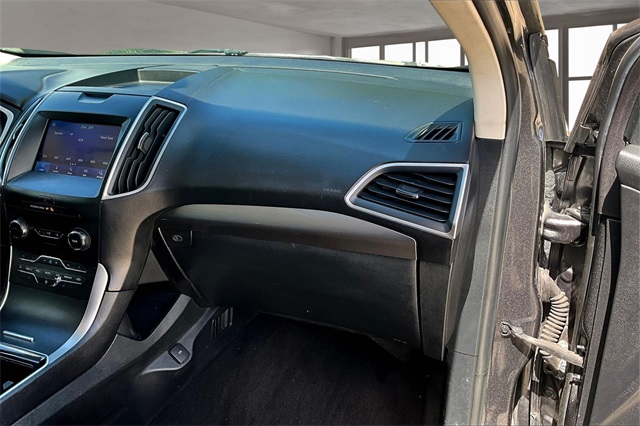 2020 Ford Edge SEL photo 17