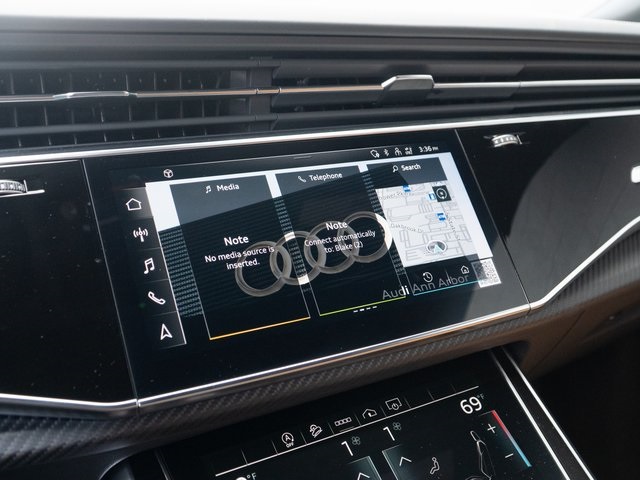 2024 Audi RS Q8 photo 24