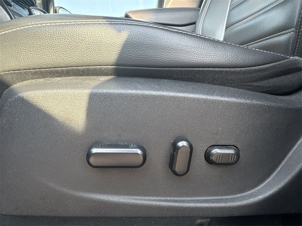2019 Ford Escape SEL photo 13