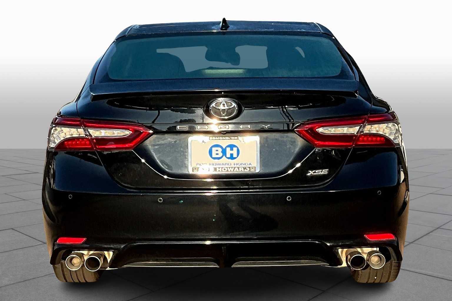 2019 Toyota Camry XLE V6 photo 4