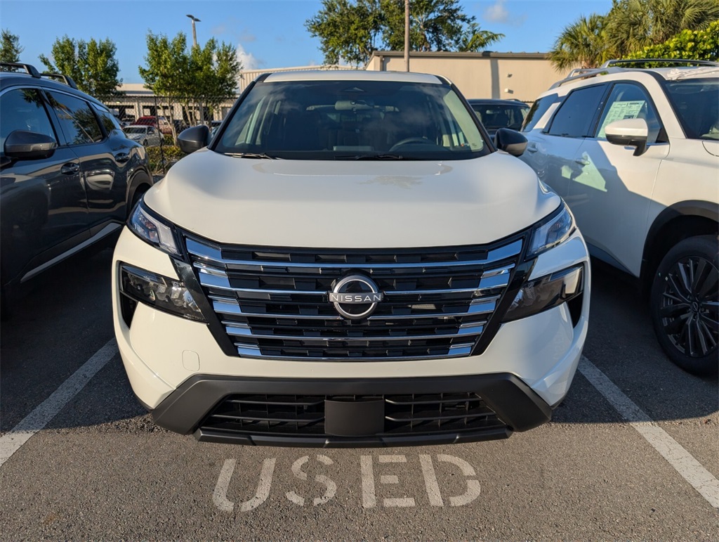 2025 Nissan Rogue S photo 3