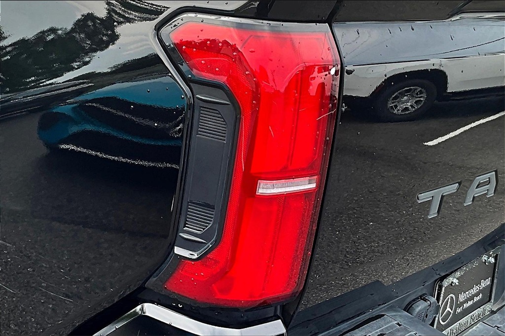 2024 Toyota Tacoma SR5 photo 21