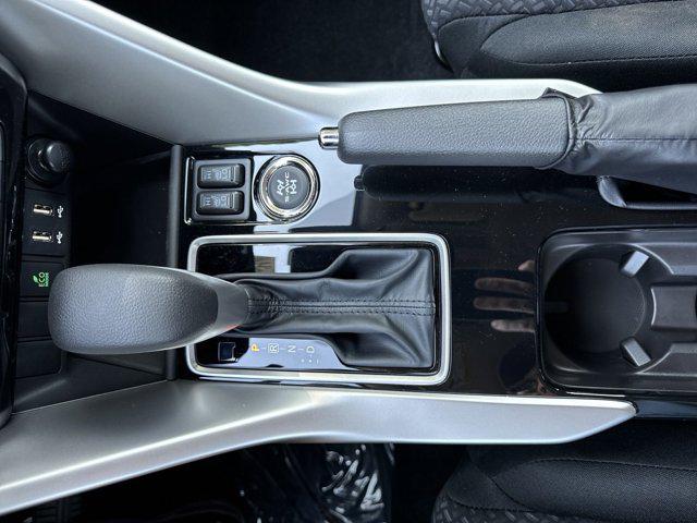 2024 Mitsubishi Eclipse Cross LE photo 18