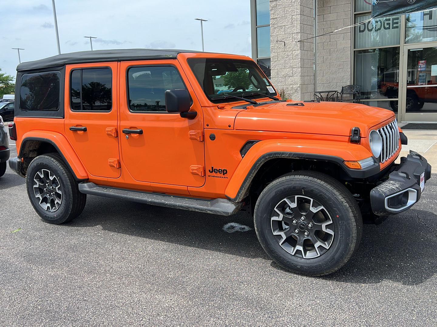 2025 Jeep Wrangler Sahara photo 2