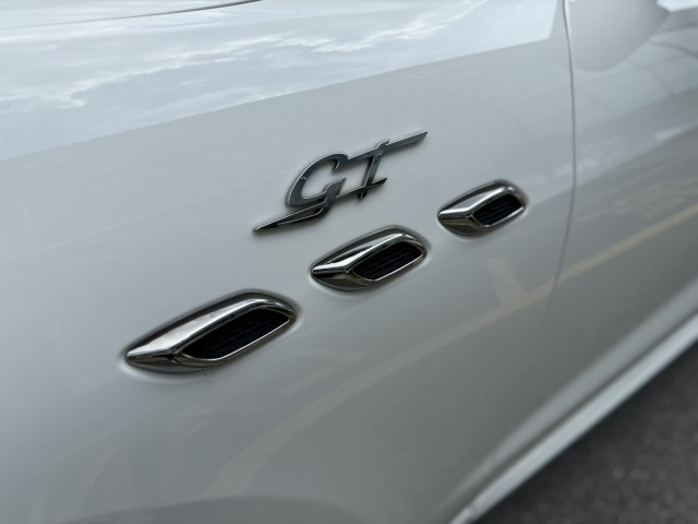 2022 Maserati Levante GT photo 4